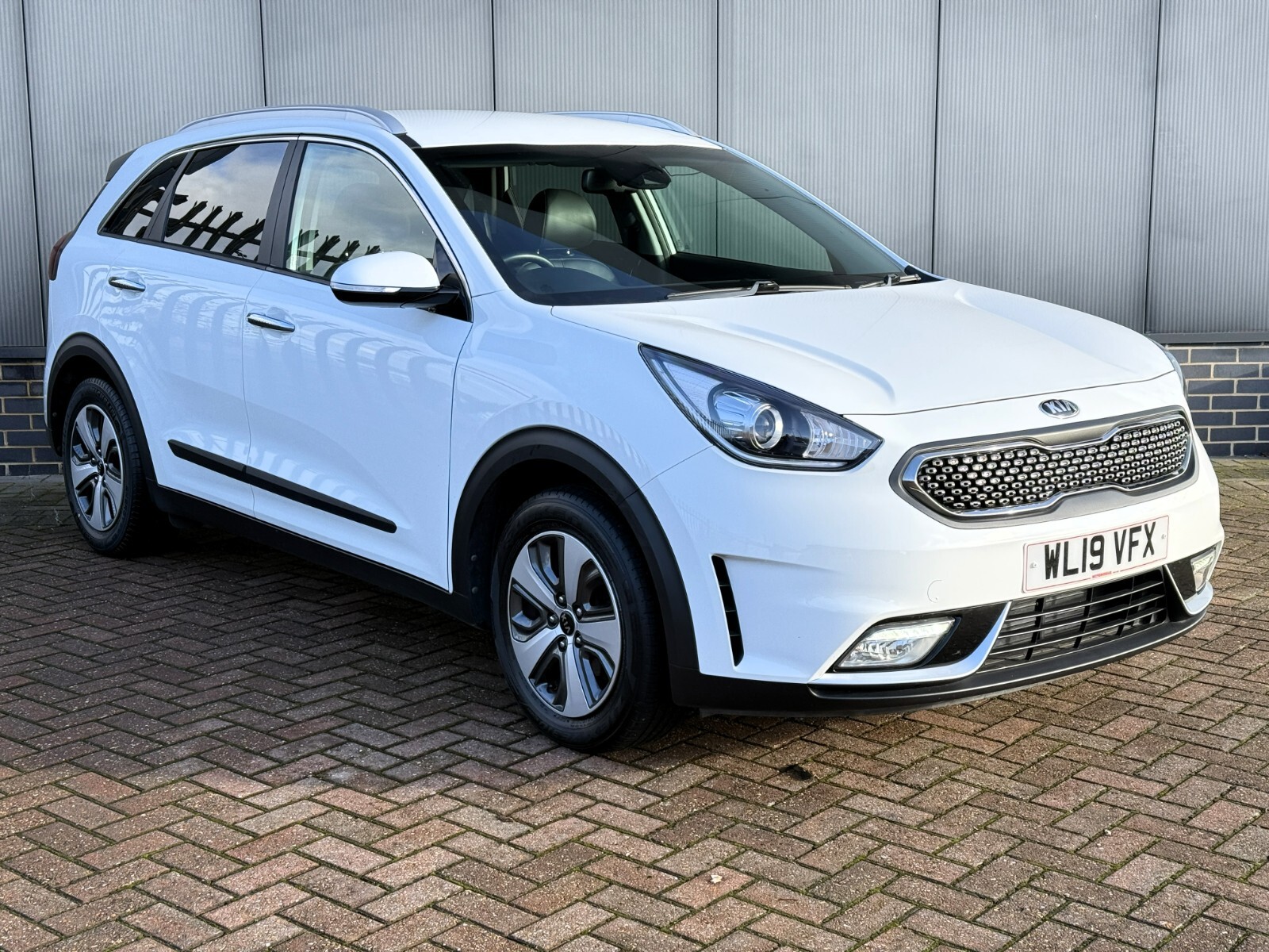 Main listing image - Kia Niro