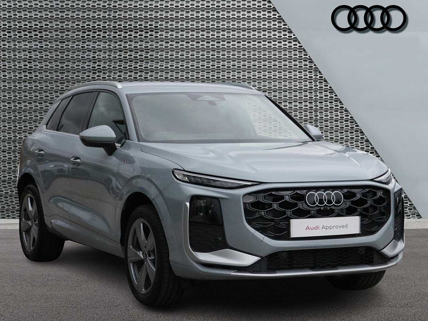Main listing image - Audi Q3