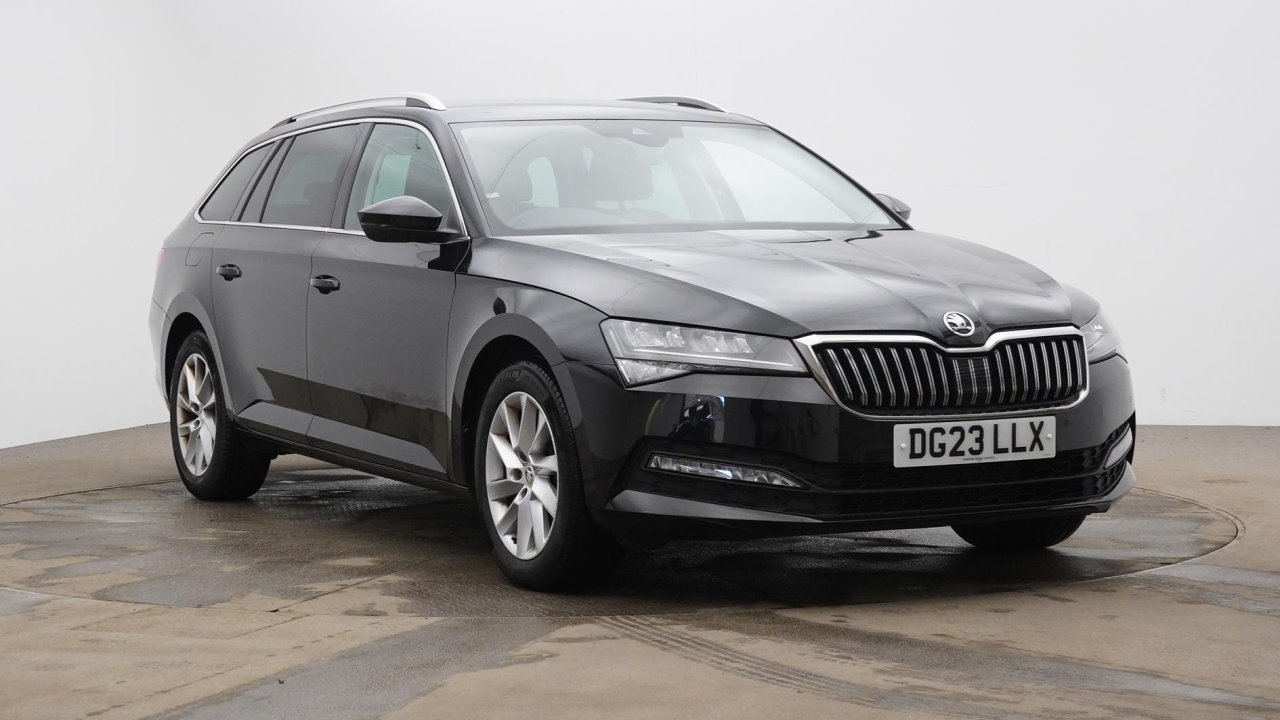 Main listing image - Skoda Superb Estate