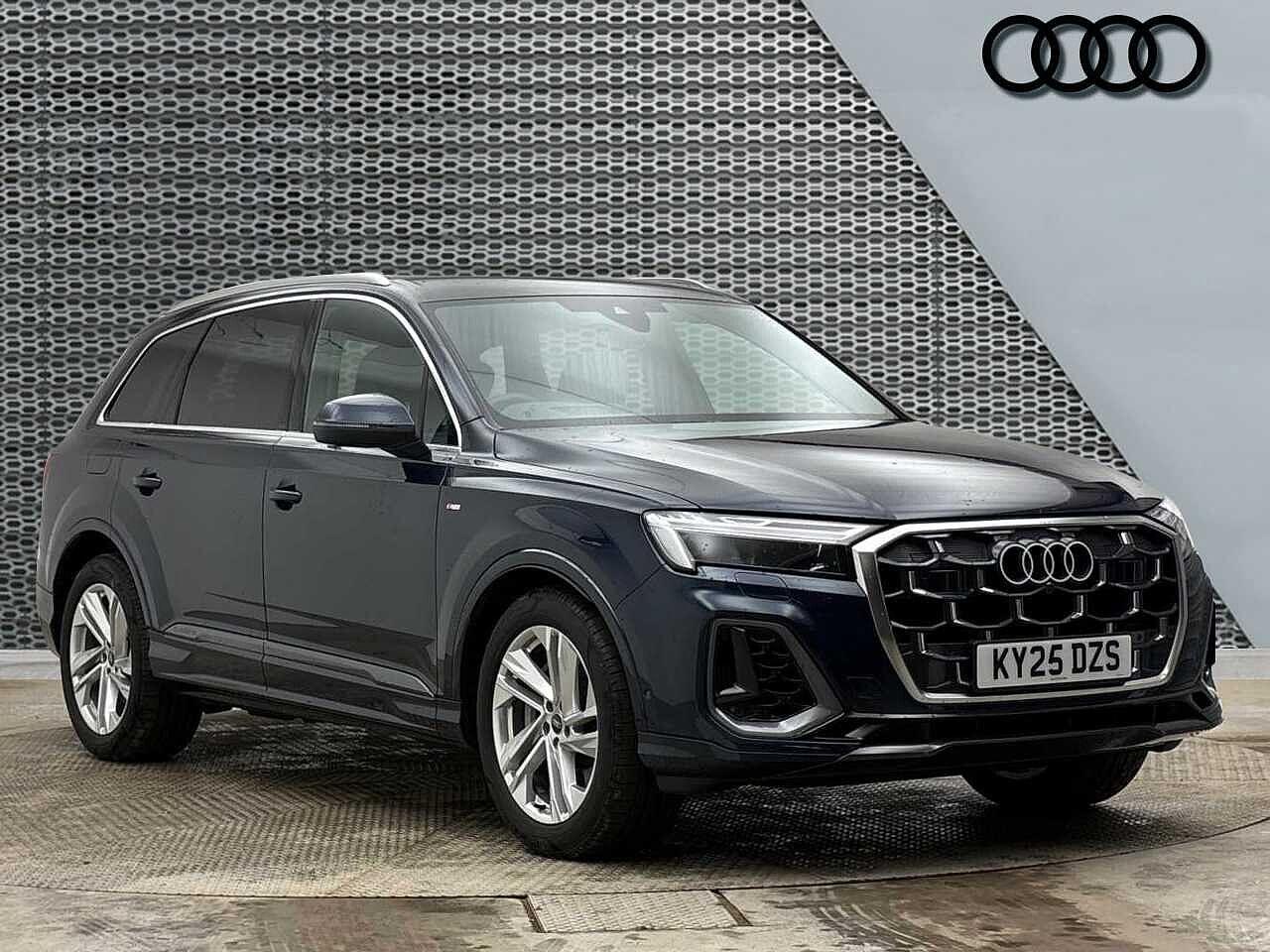 Main listing image - Audi Q7