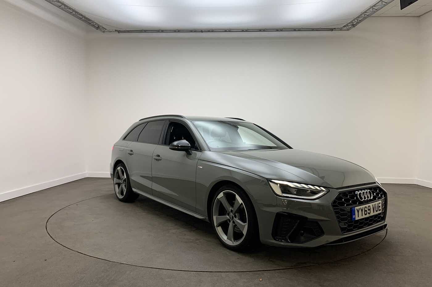 Main listing image - Audi A4