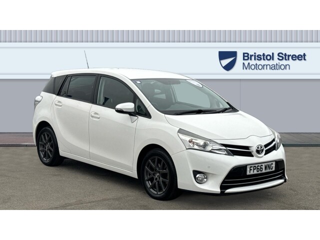 Main listing image - Toyota Verso