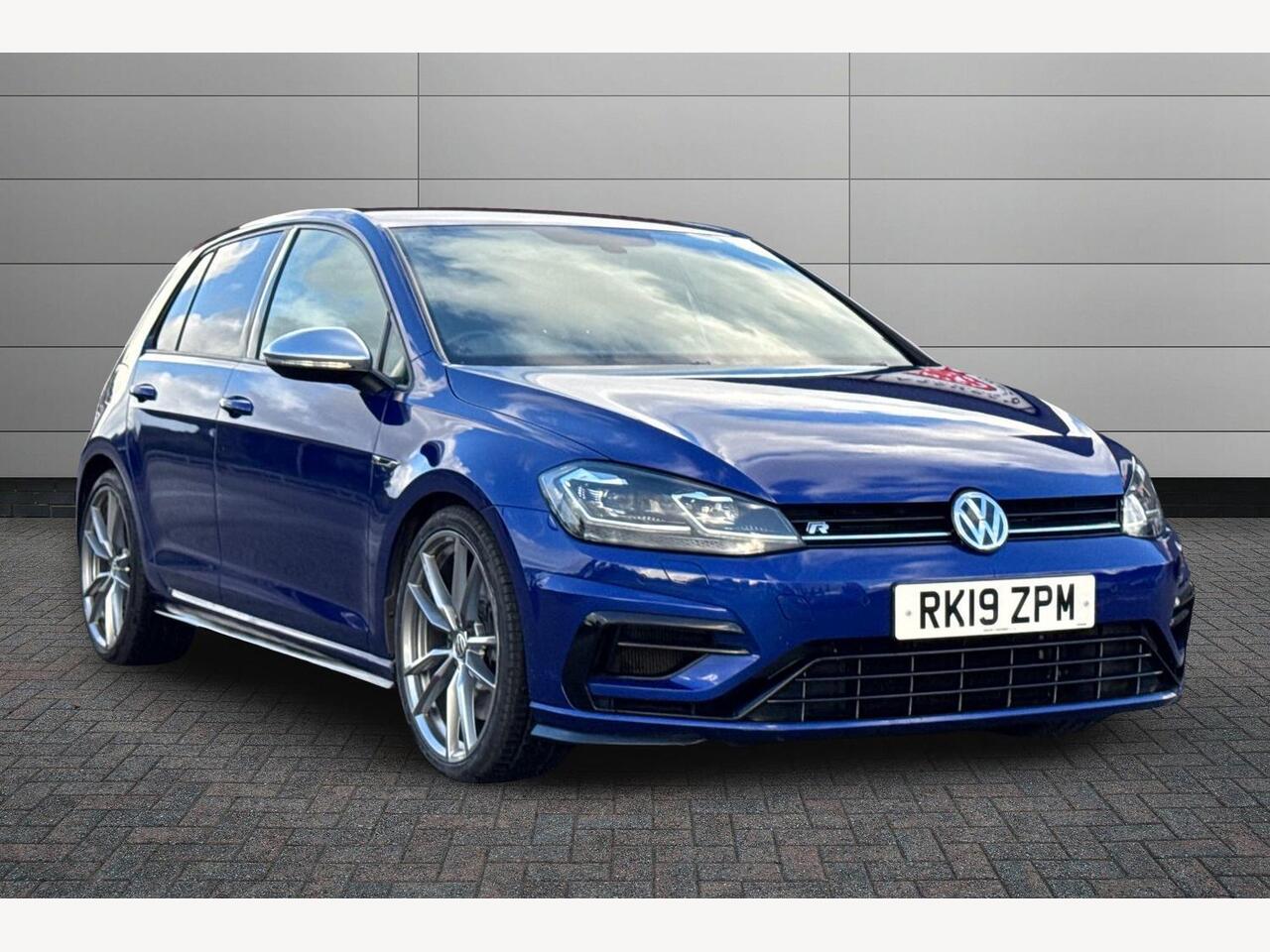 Main listing image - Volkswagen Golf