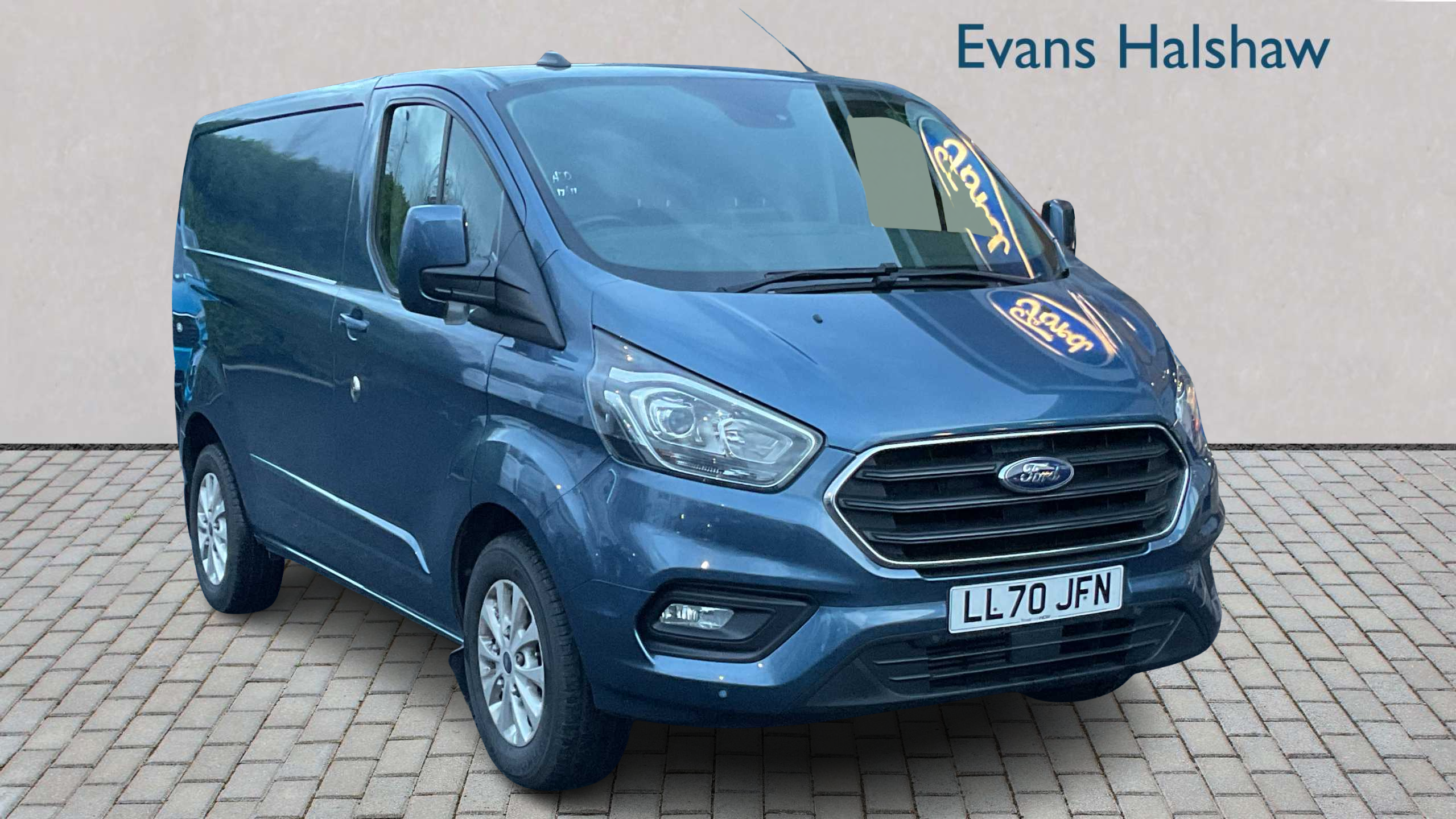 Main listing image - Ford Transit Custom