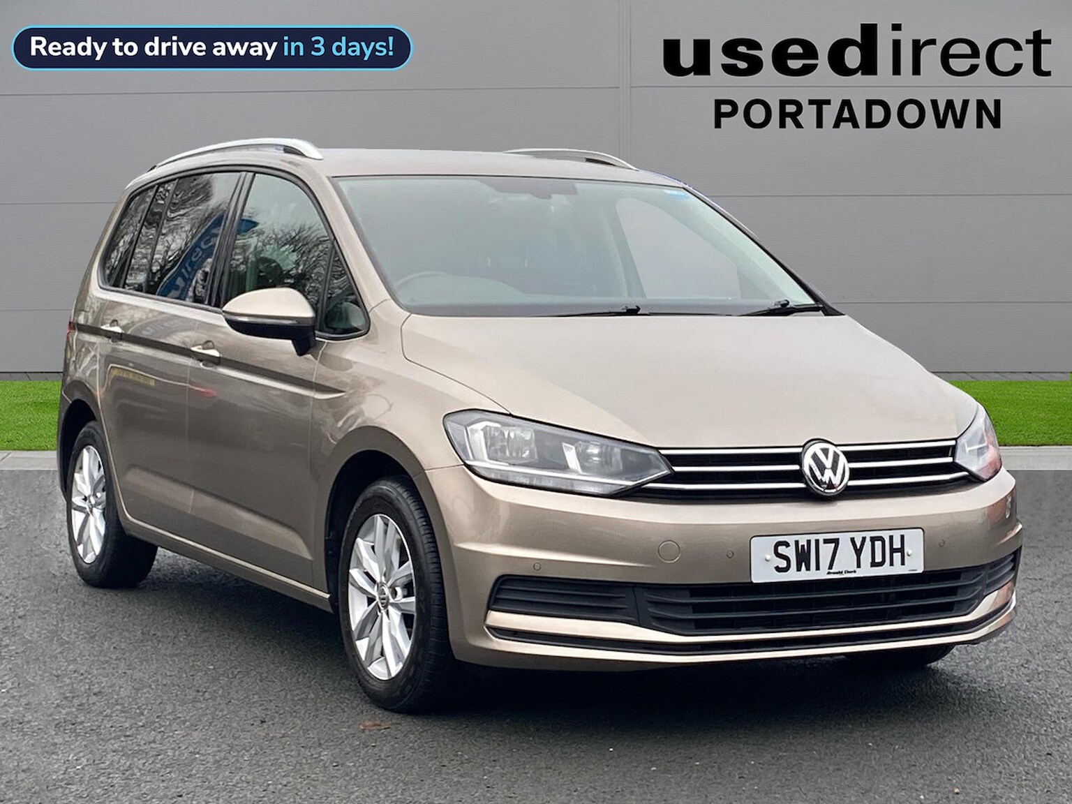 Main listing image - Volkswagen Touran