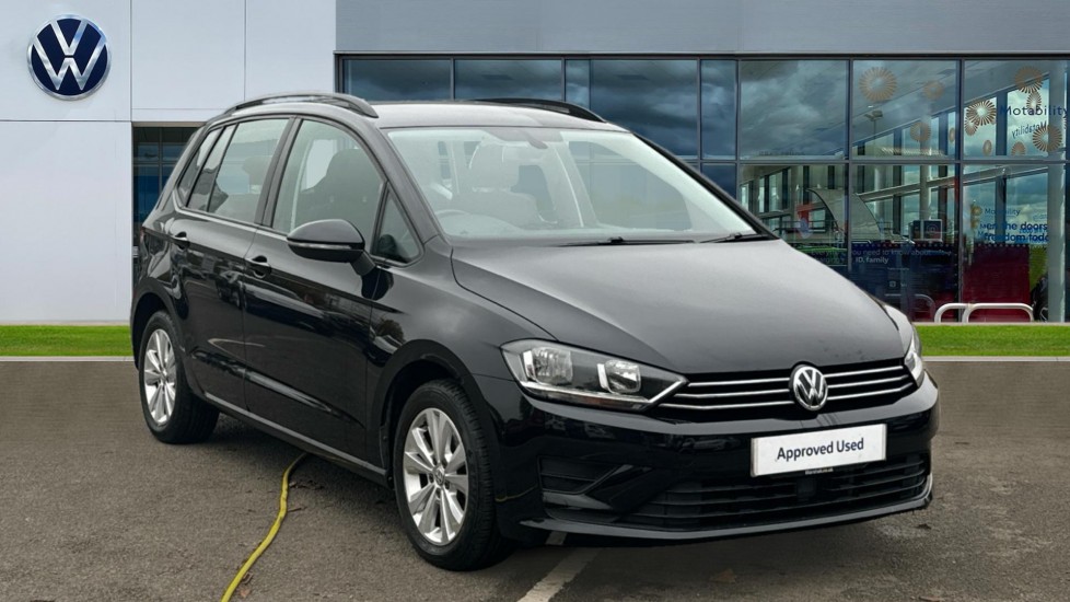 Main listing image - Volkswagen Golf SV