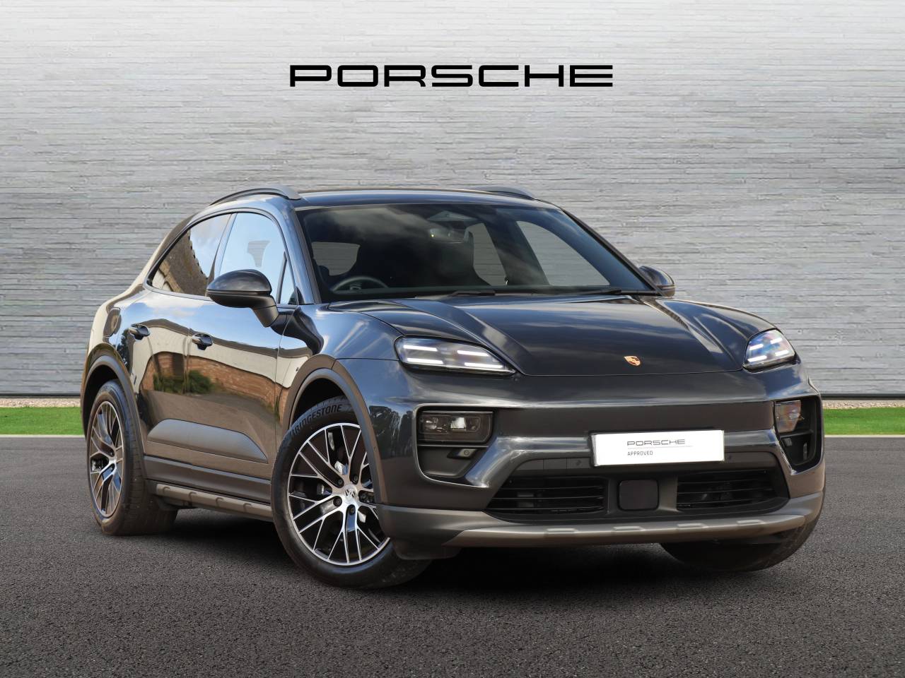 Main listing image - Porsche Macan