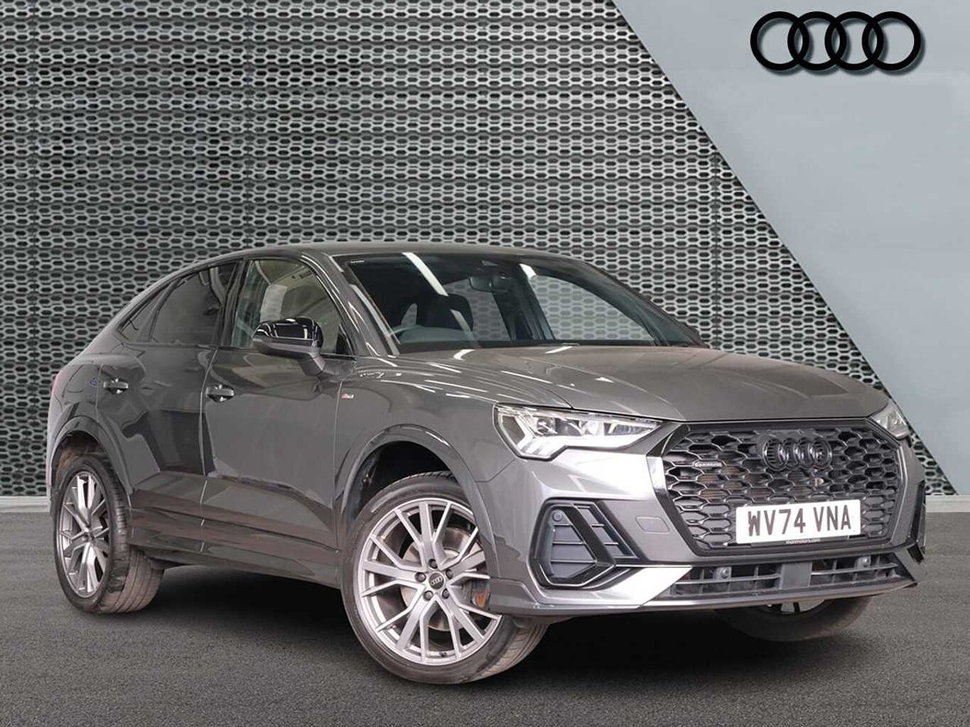 Main listing image - Audi Q3