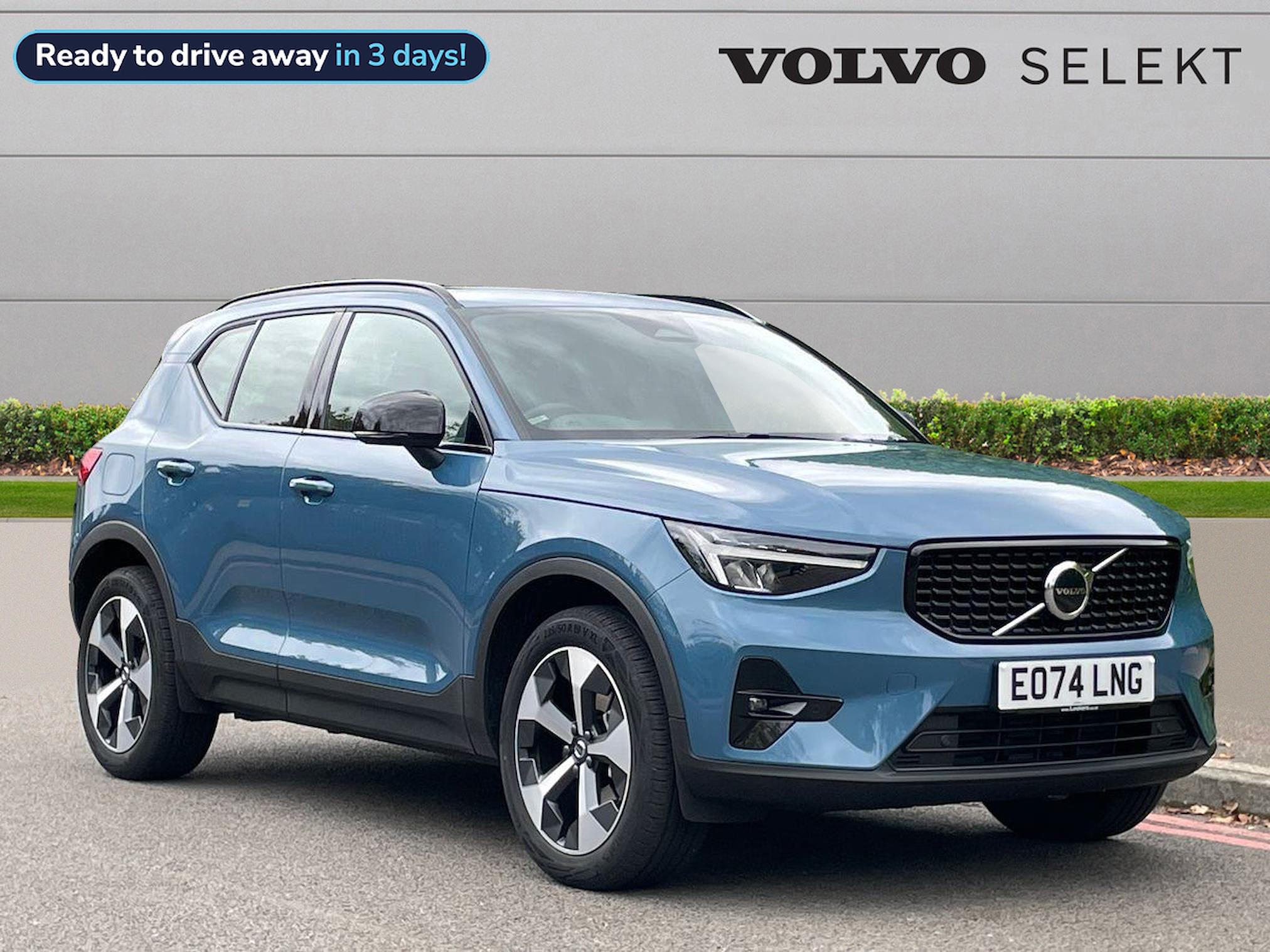 Main listing image - Volvo XC40