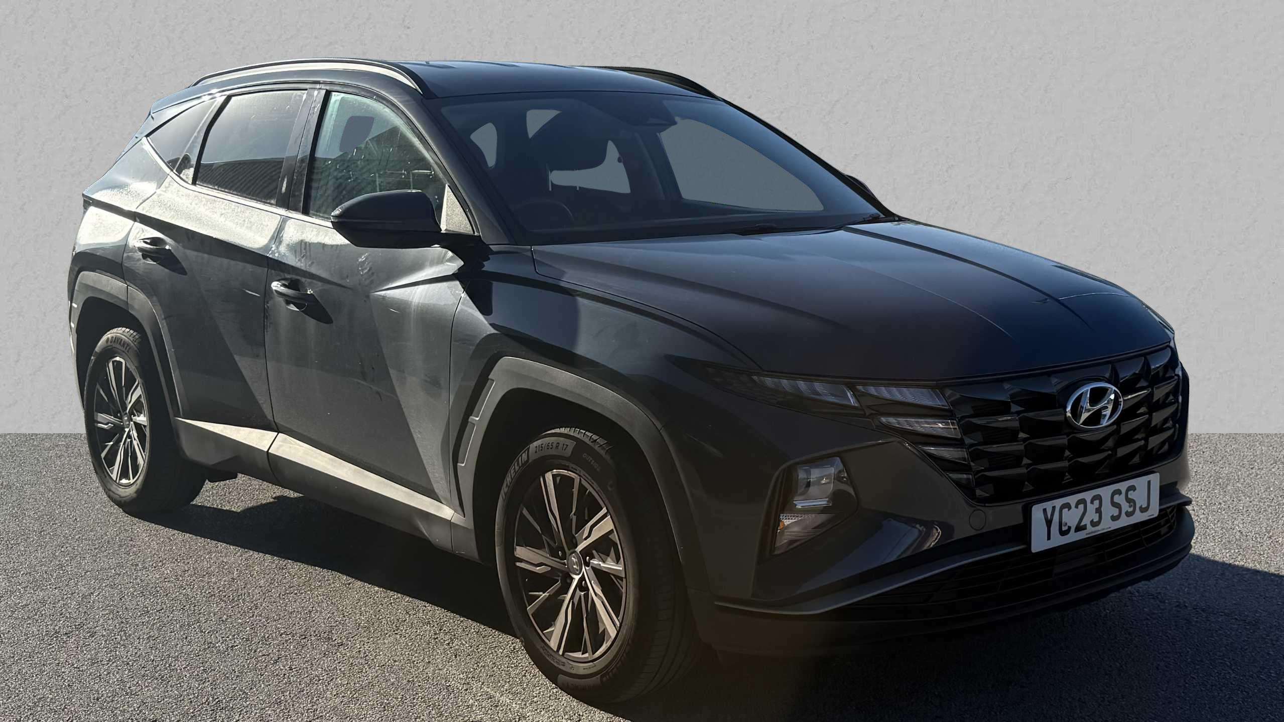 Main listing image - Hyundai Tucson