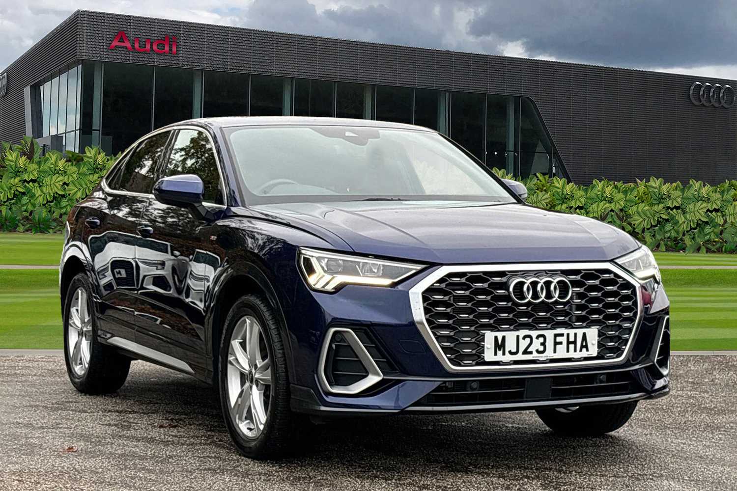 Main listing image - Audi Q3