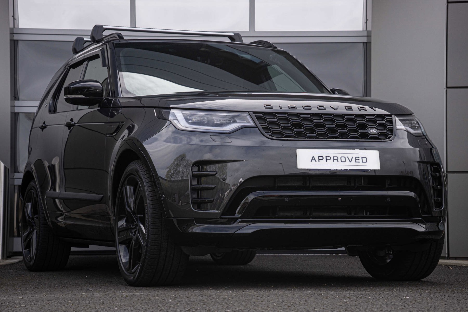 Main listing image - Land Rover Discovery