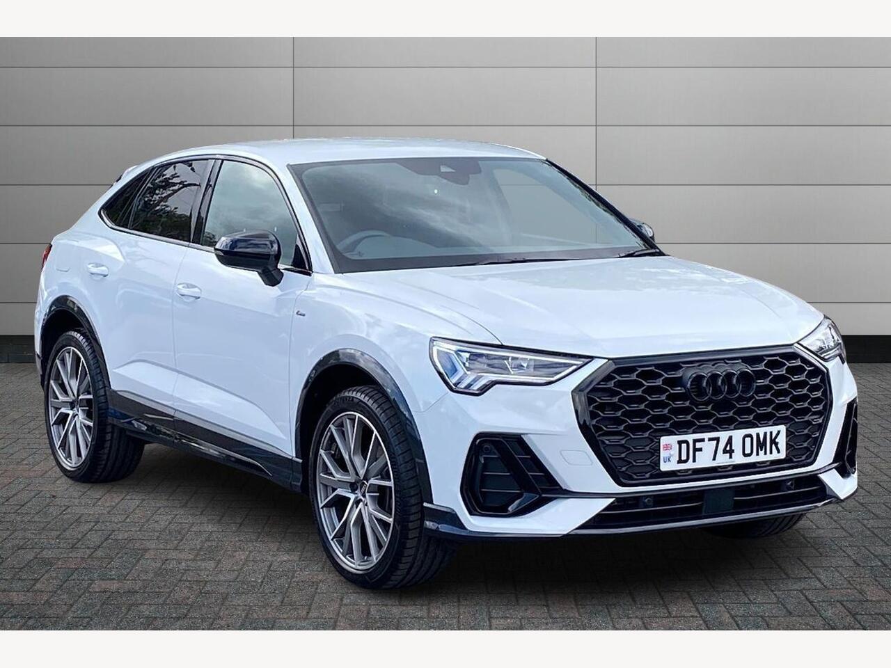 Main listing image - Audi Q3