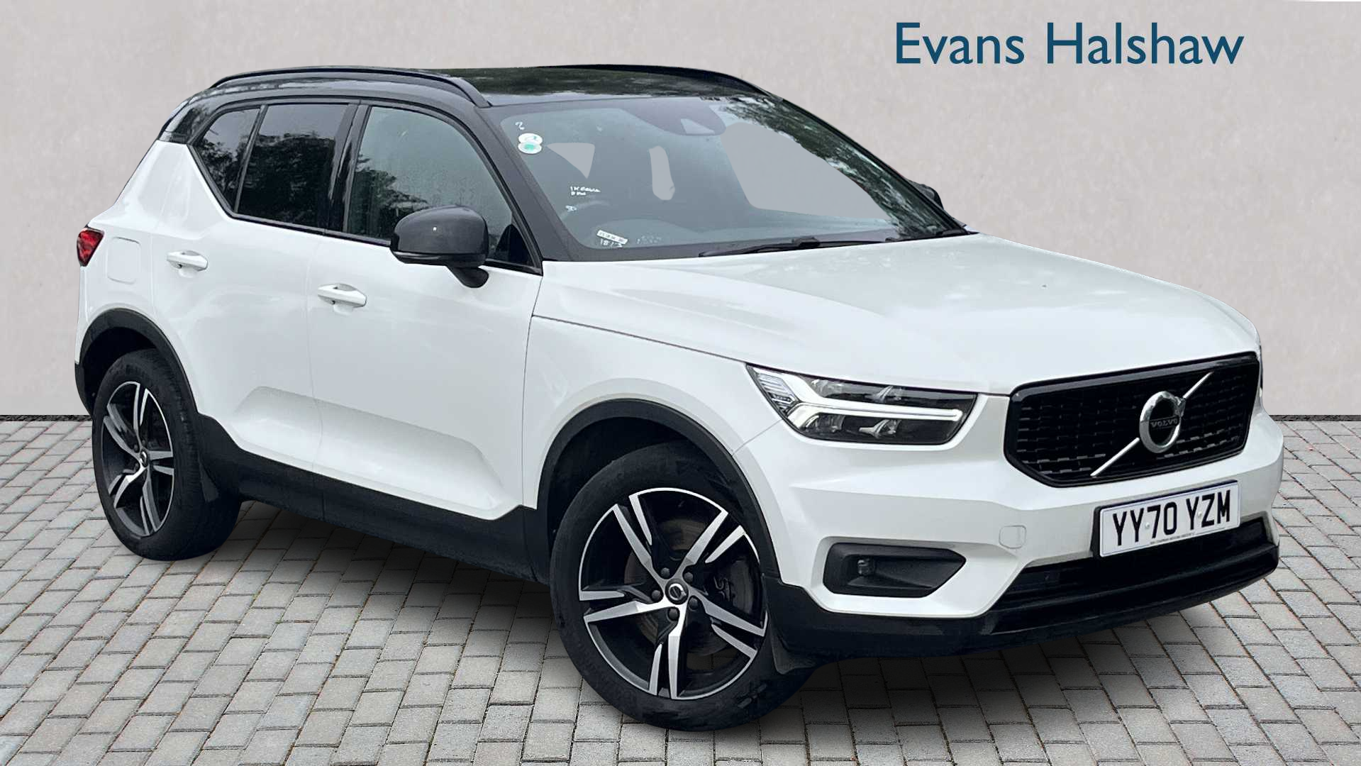 Main listing image - Volvo XC40 Recharge