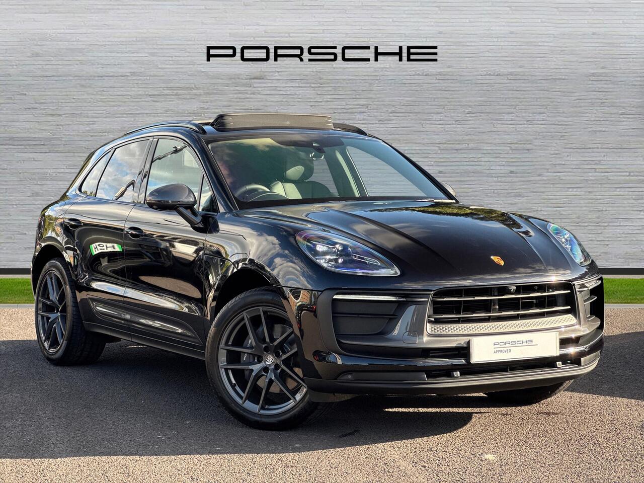 Main listing image - Porsche Macan