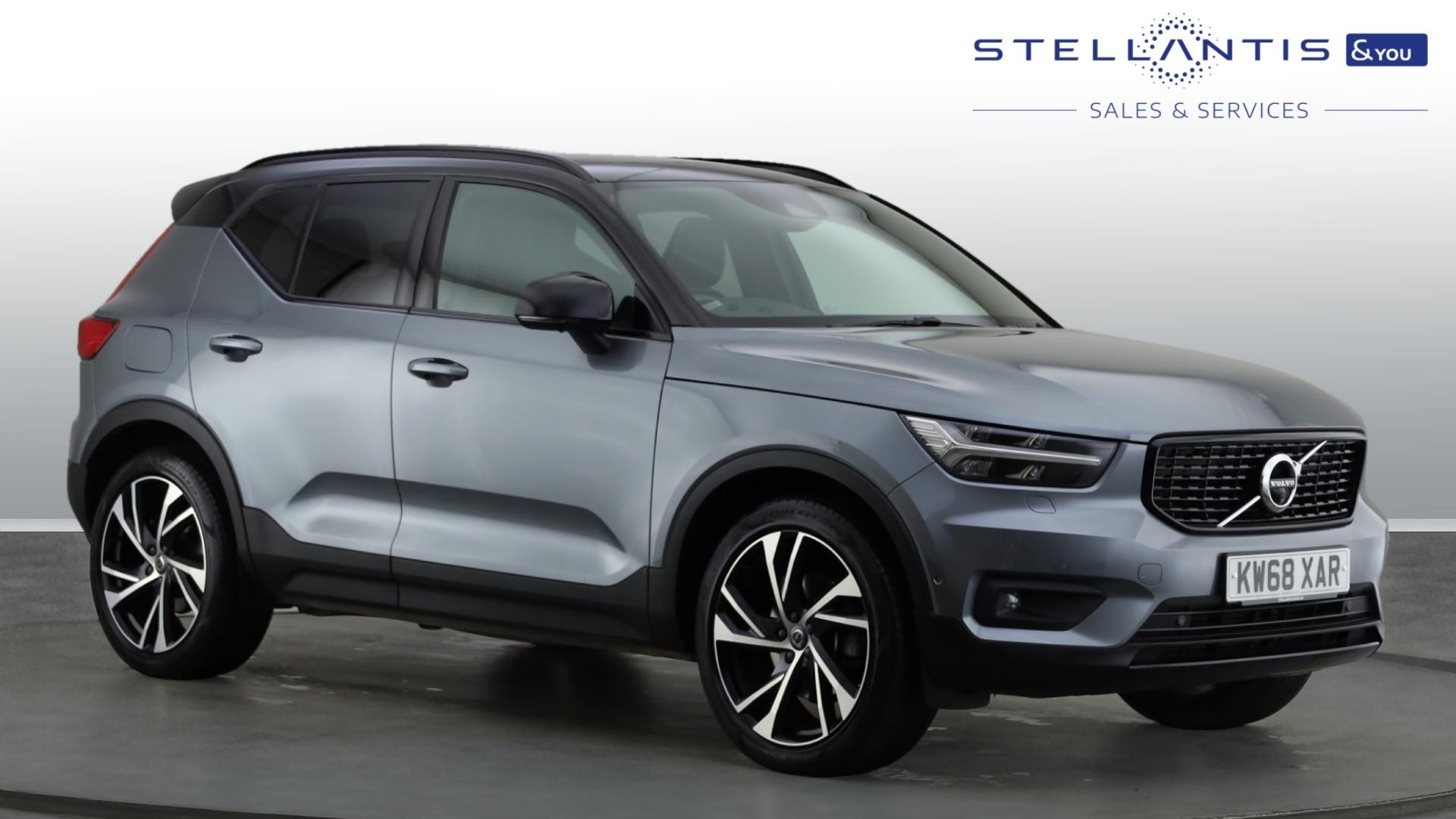 Main listing image - Volvo XC40