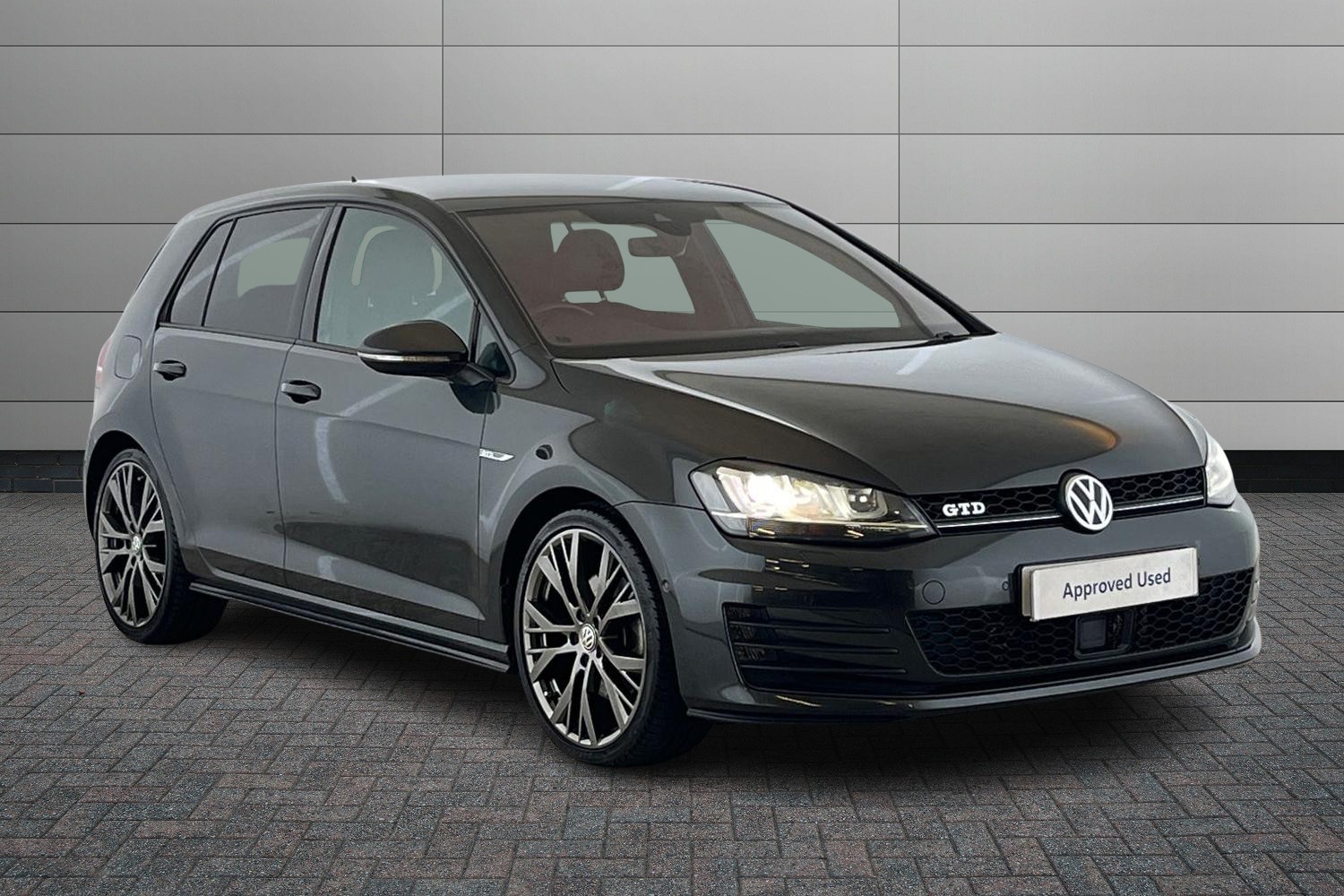 Main listing image - Volkswagen Golf