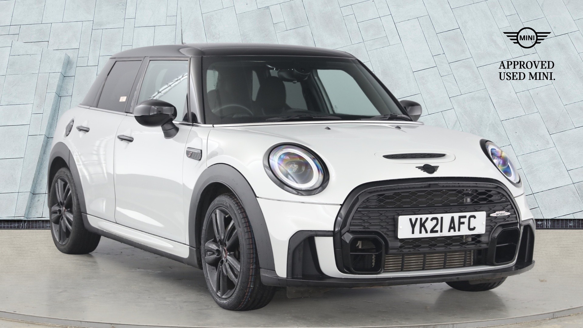 Main listing image - MINI Hatchback 5dr