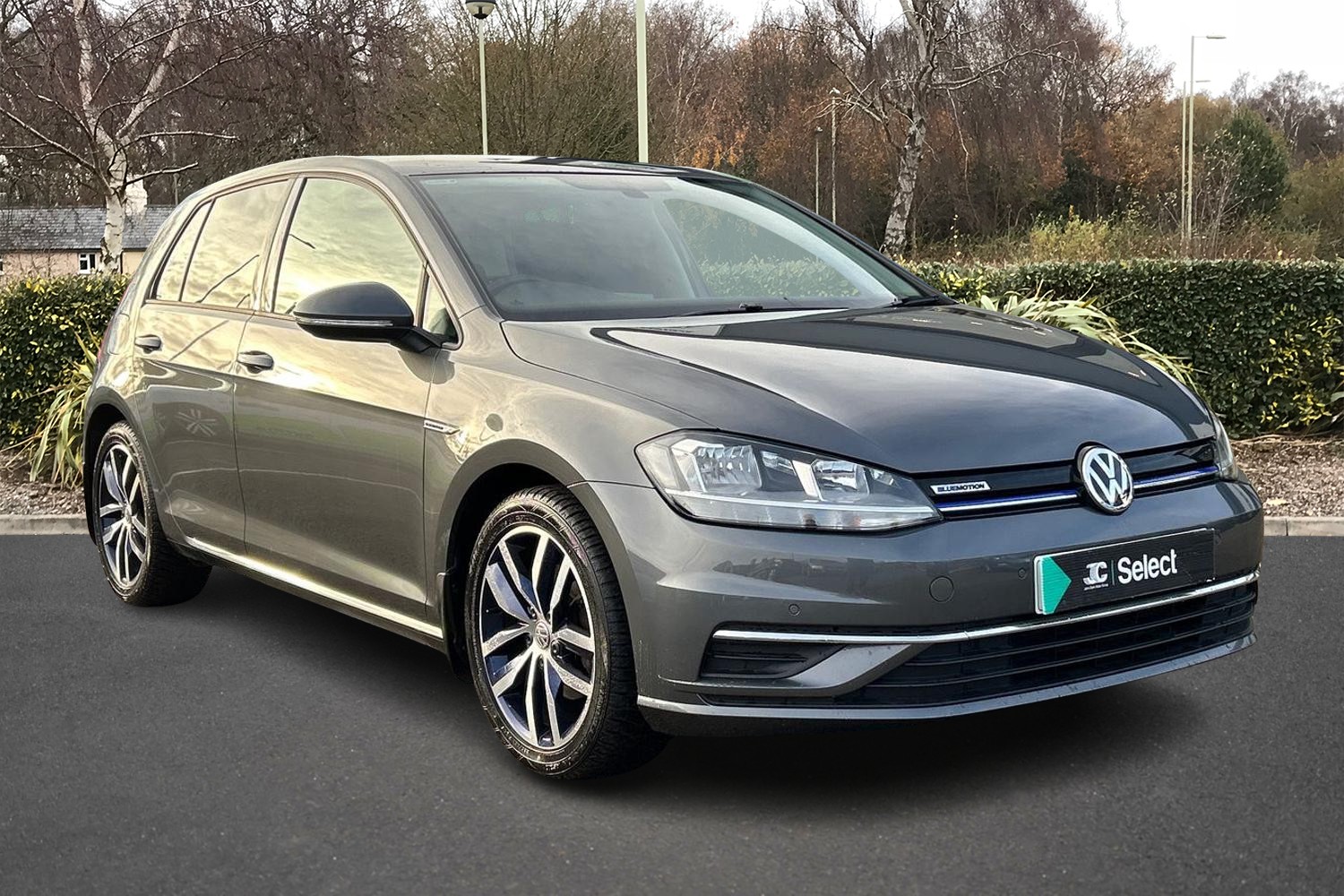 Main listing image - Volkswagen Golf