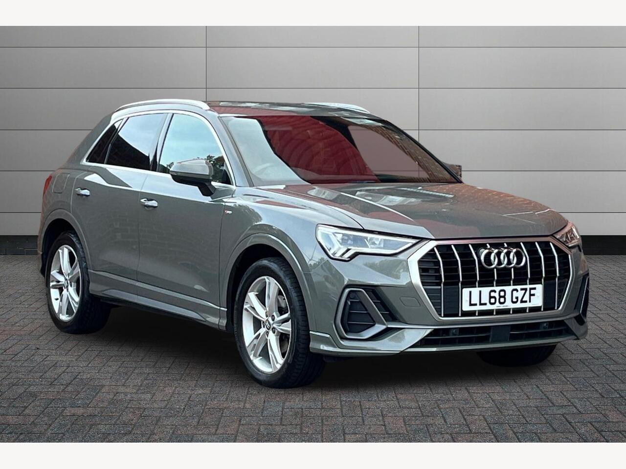 Main listing image - Audi Q3