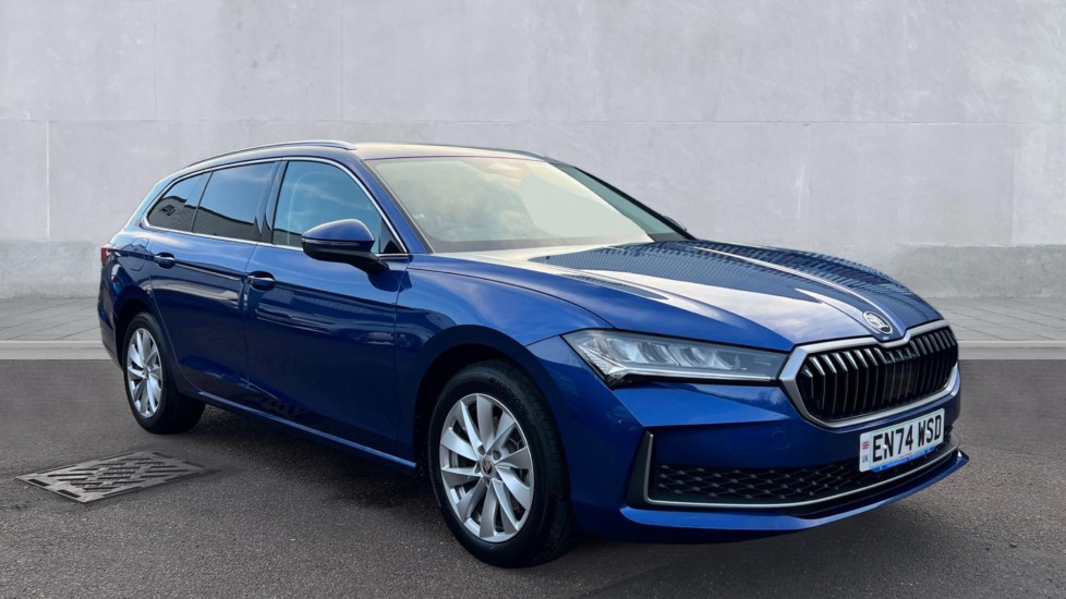 Main listing image - Skoda Superb Estate