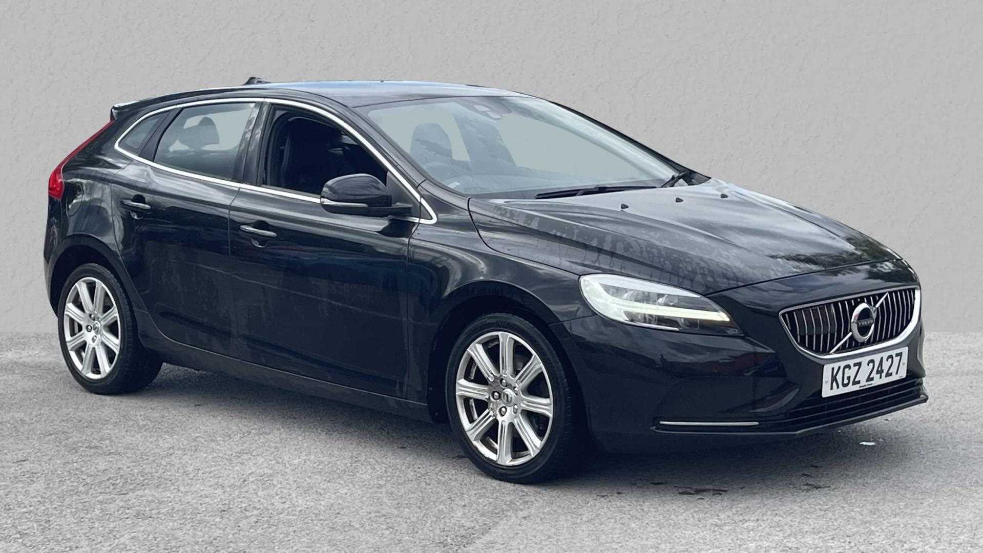Main listing image - Volvo V40