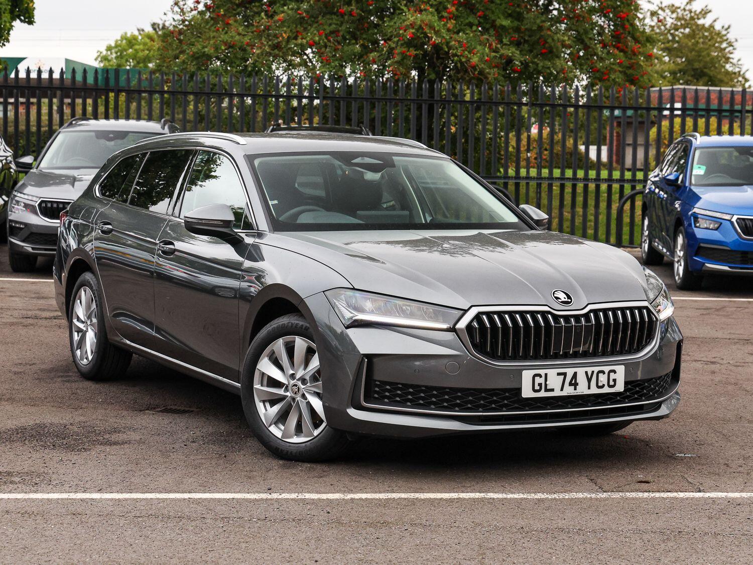 Main listing image - Skoda Superb Estate