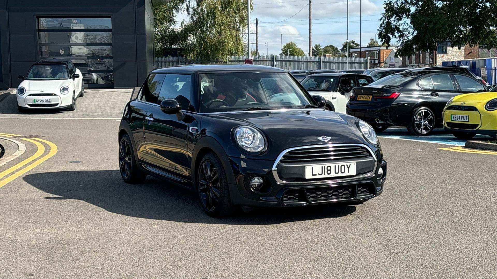 Main listing image - MINI Hatchback