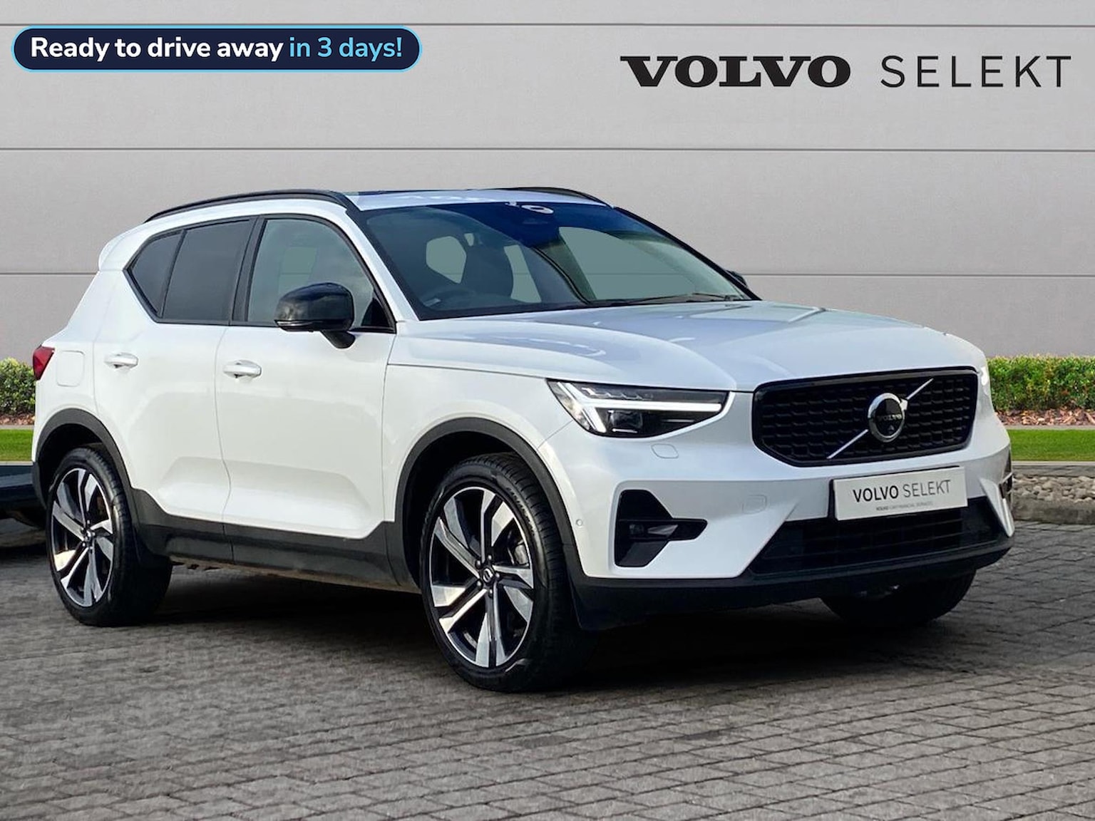 Main listing image - Volvo XC40