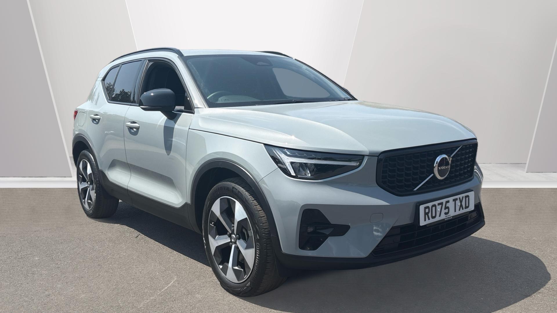 Main listing image - Volvo XC40