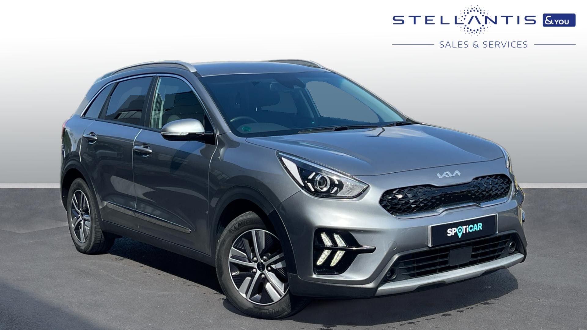 Main listing image - Kia Niro