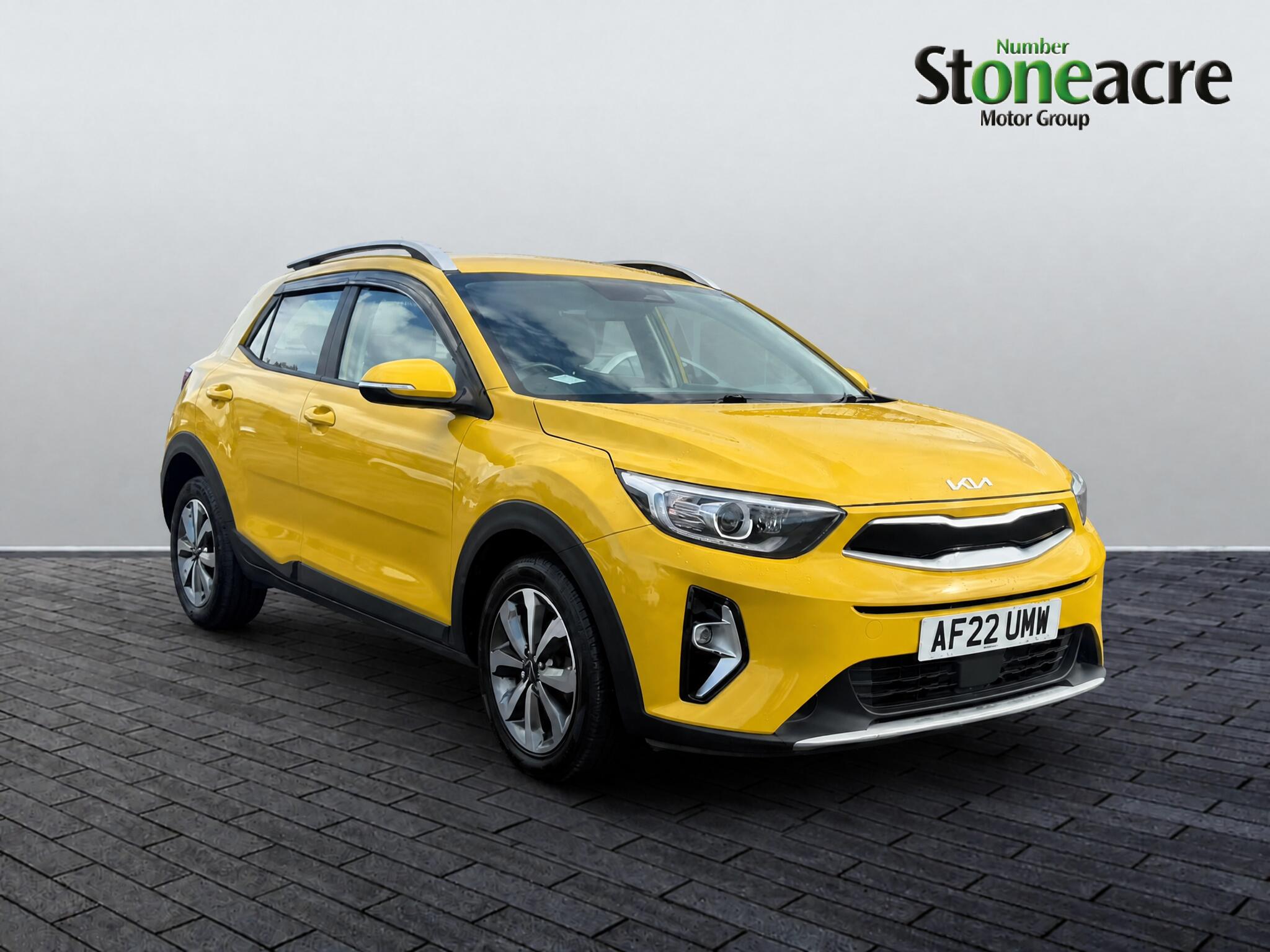 Main listing image - Kia Stonic