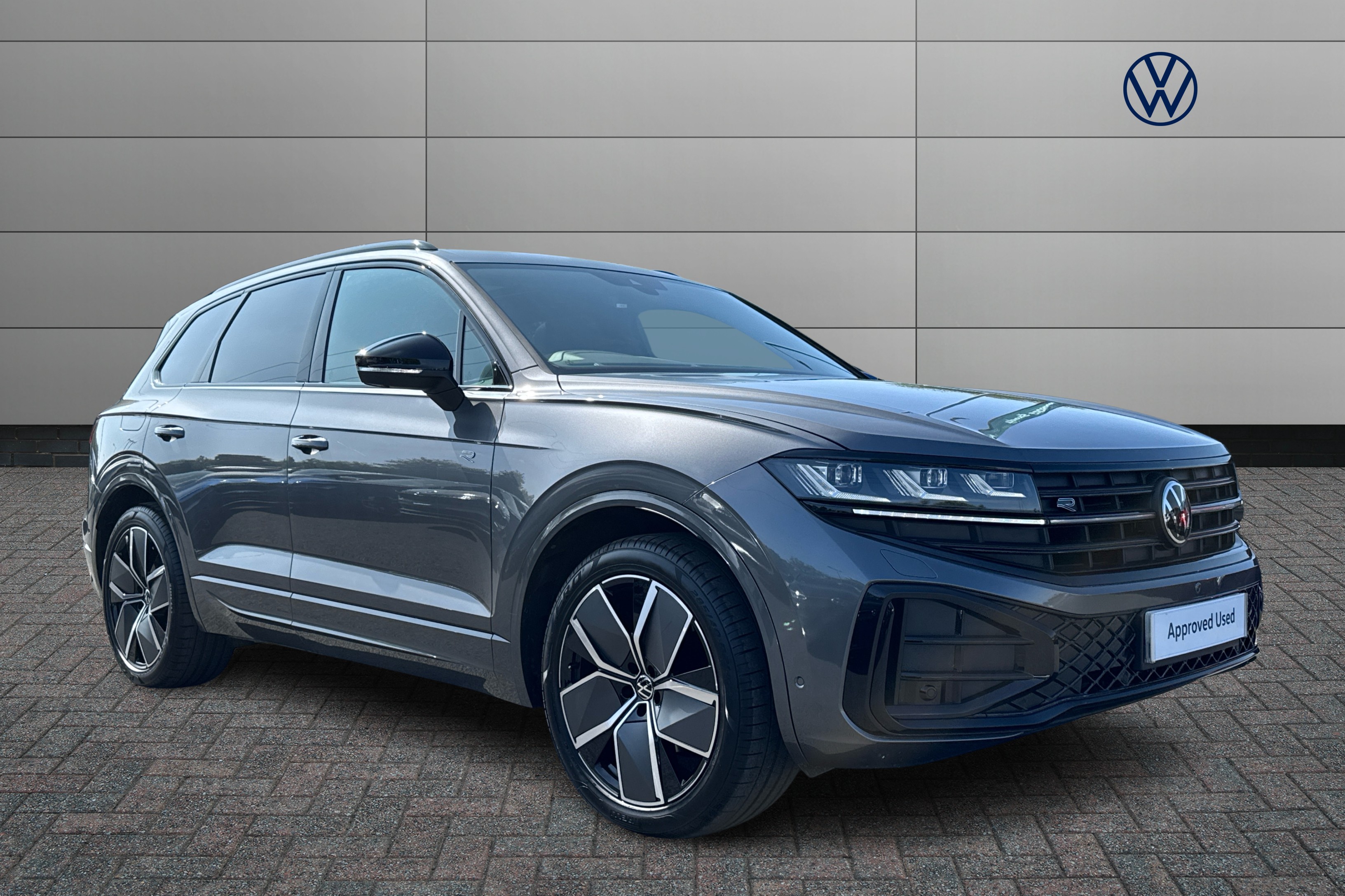 Main listing image - Volkswagen Touareg