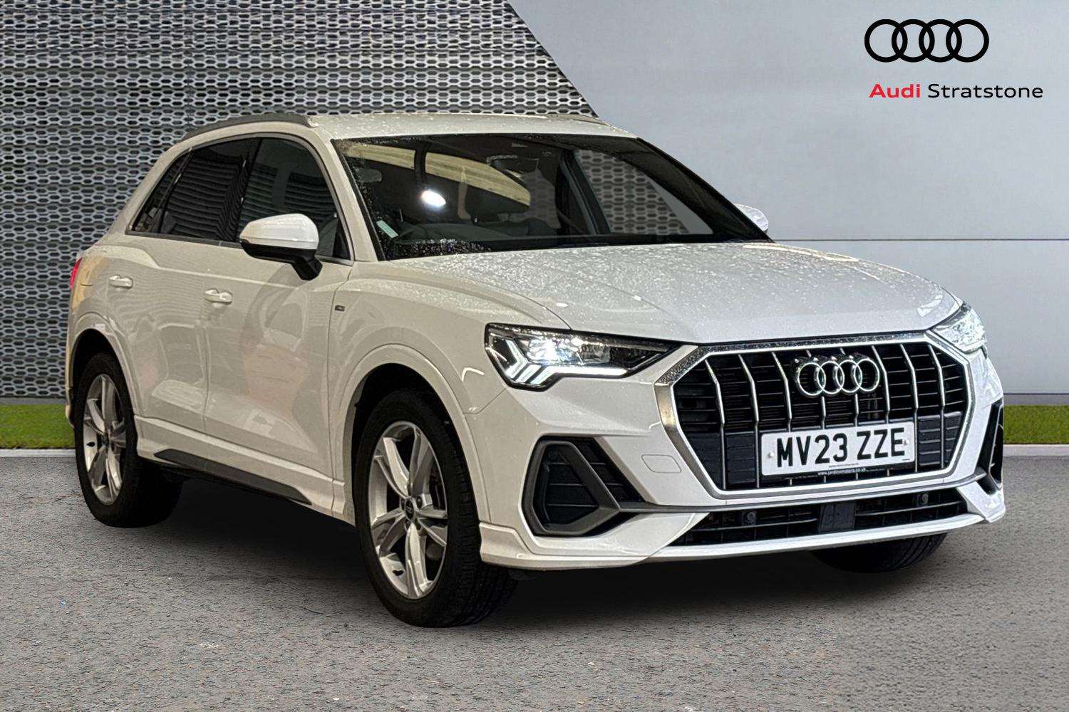 Main listing image - Audi Q3