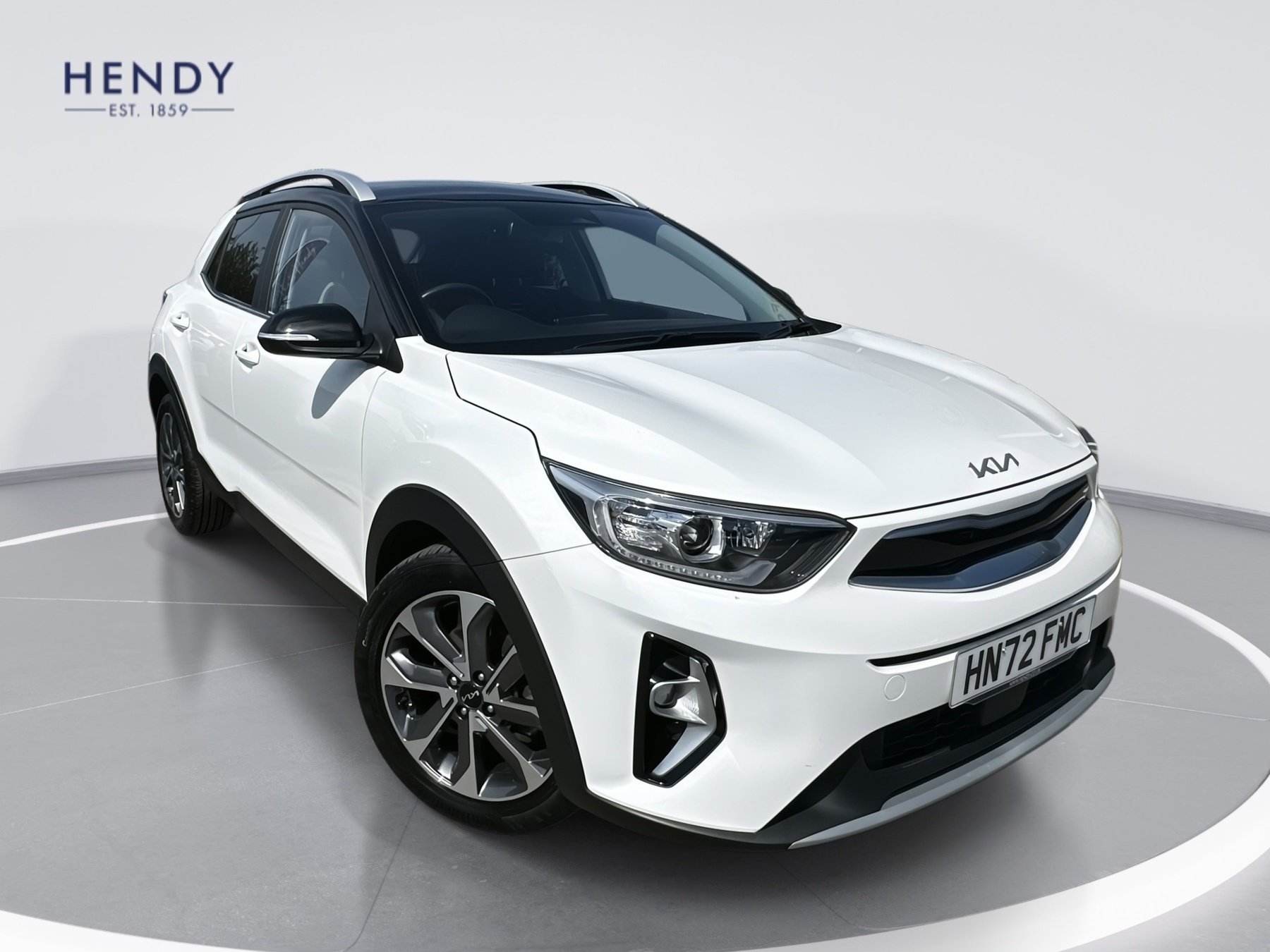 Main listing image - Kia Stonic
