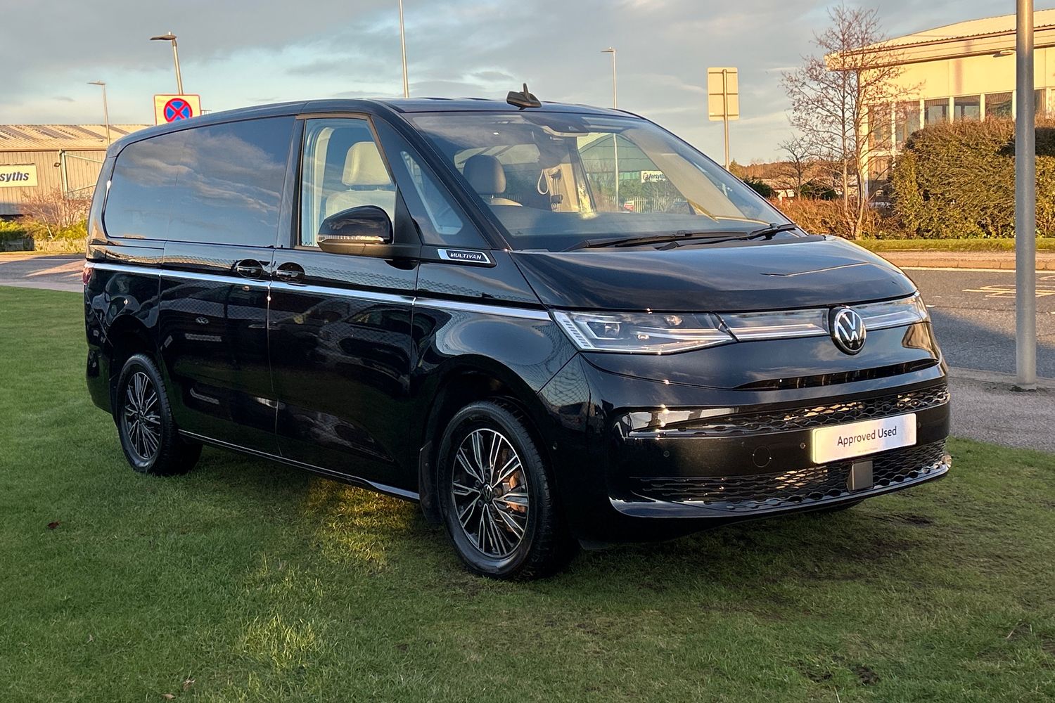 Main listing image - Volkswagen Multivan