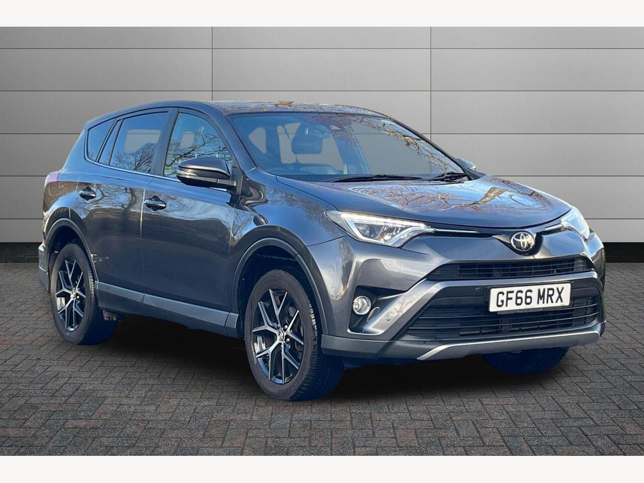 Main listing image - Toyota RAV4