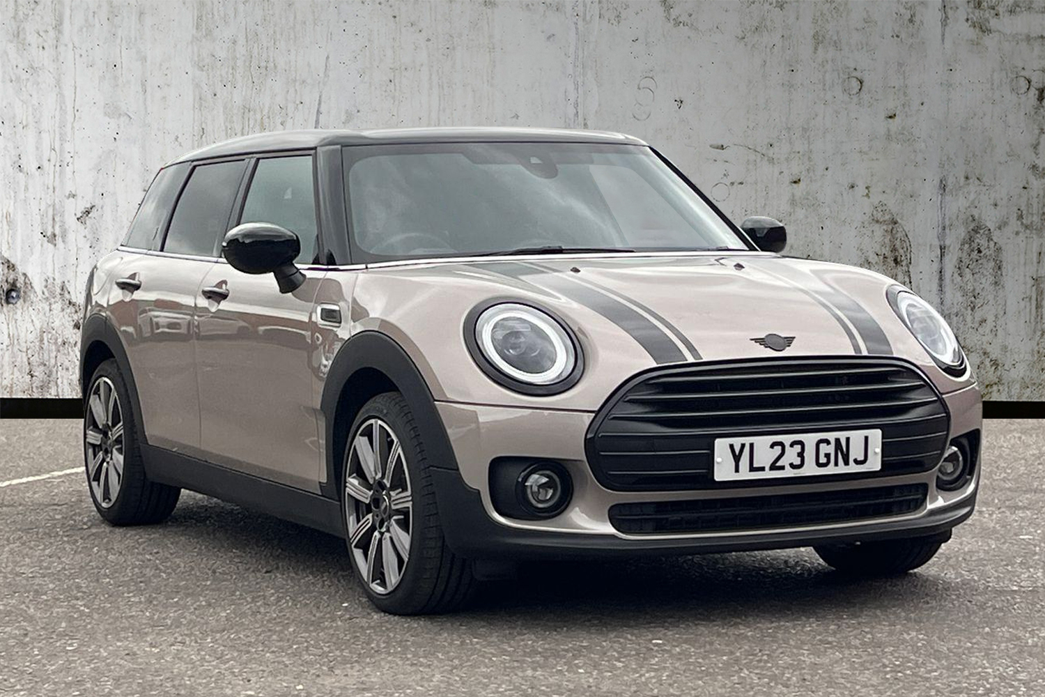 Main listing image - MINI Clubman