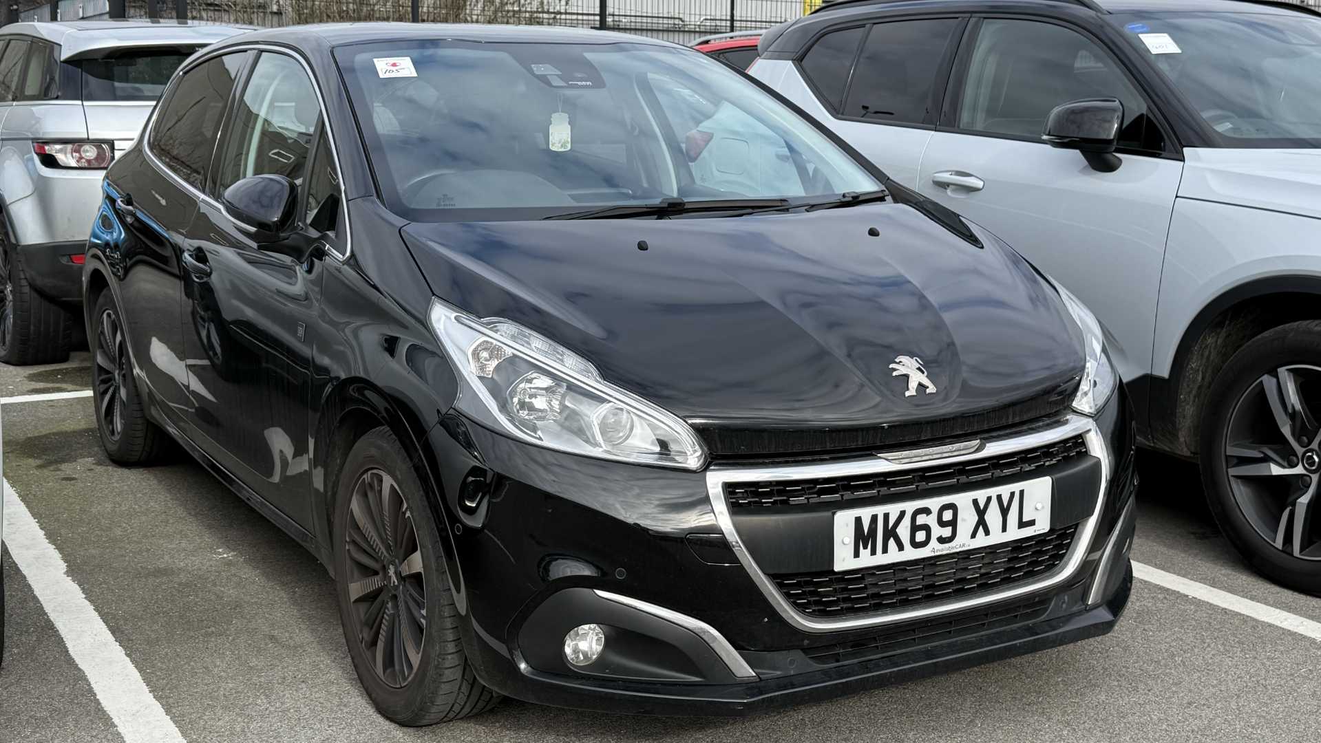 Main listing image - Peugeot 208