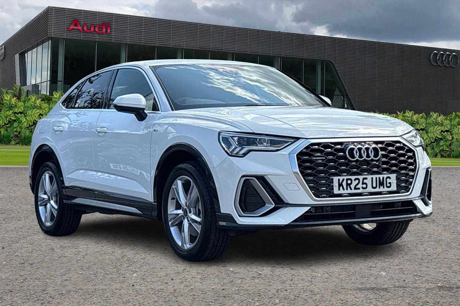 Main listing image - Audi Q3