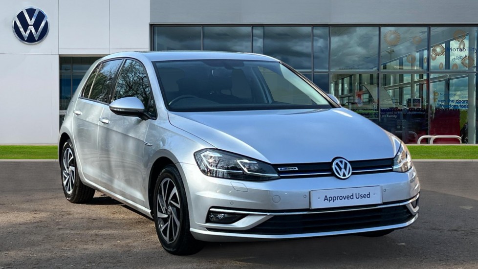 Main listing image - Volkswagen Golf