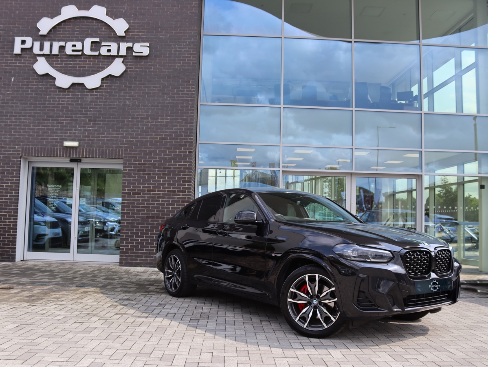 Main listing image - BMW X4