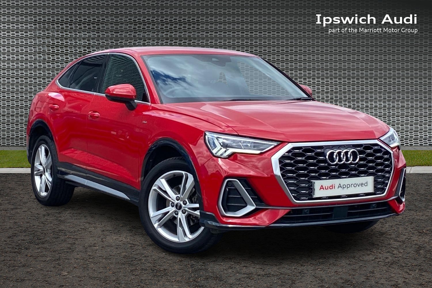 Main listing image - Audi Q3