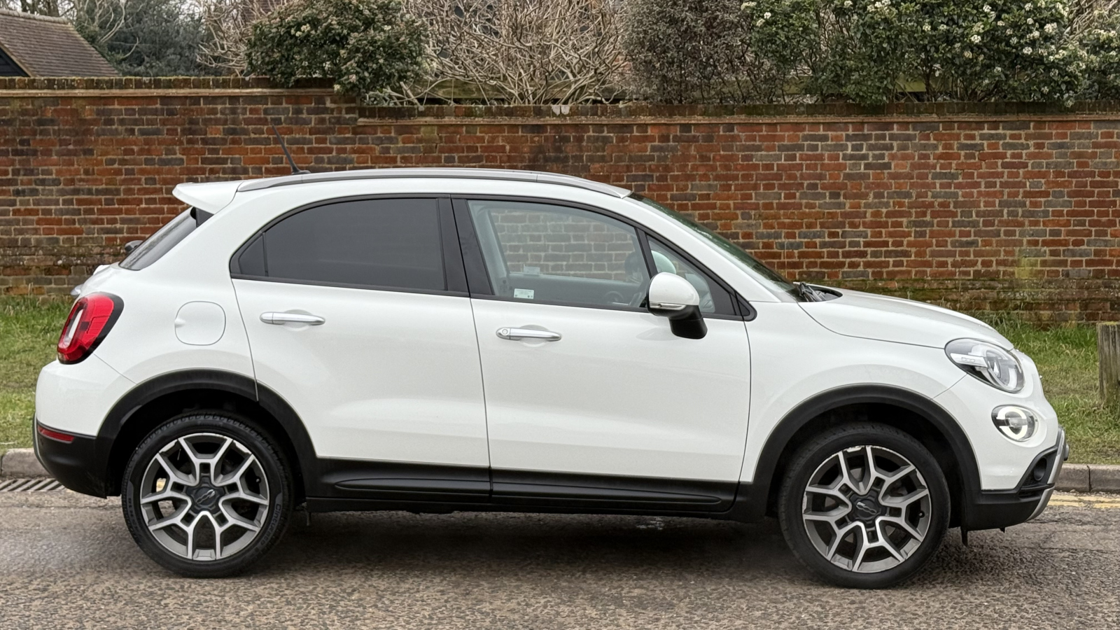 Main listing image - Fiat 500X