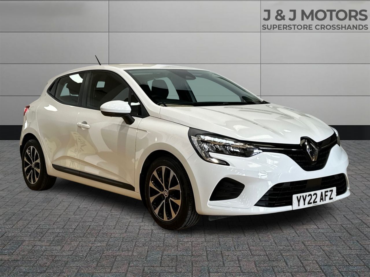 Main listing image - Renault Clio