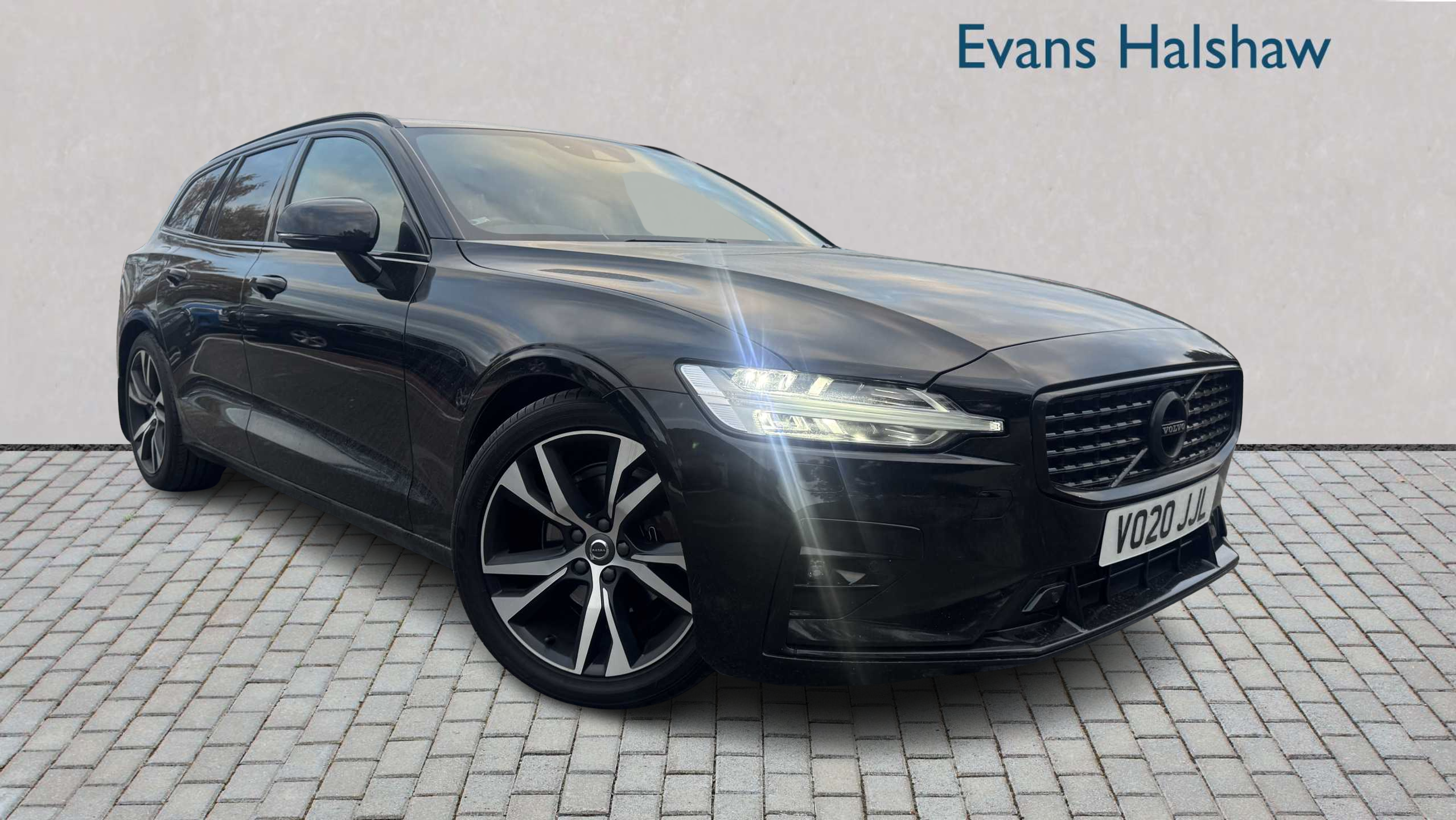 Main listing image - Volvo V60