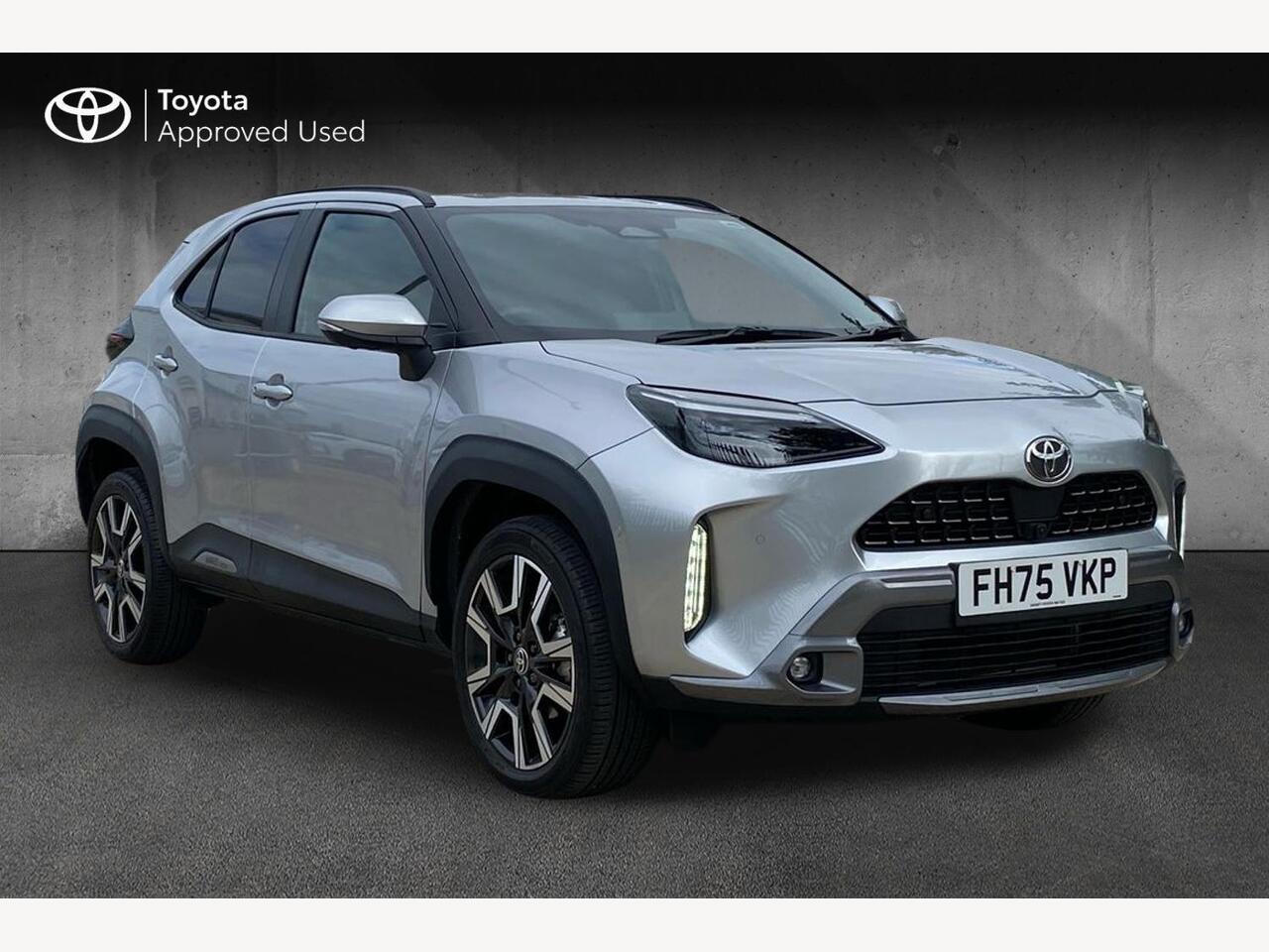 Main listing image - Toyota Yaris Cross