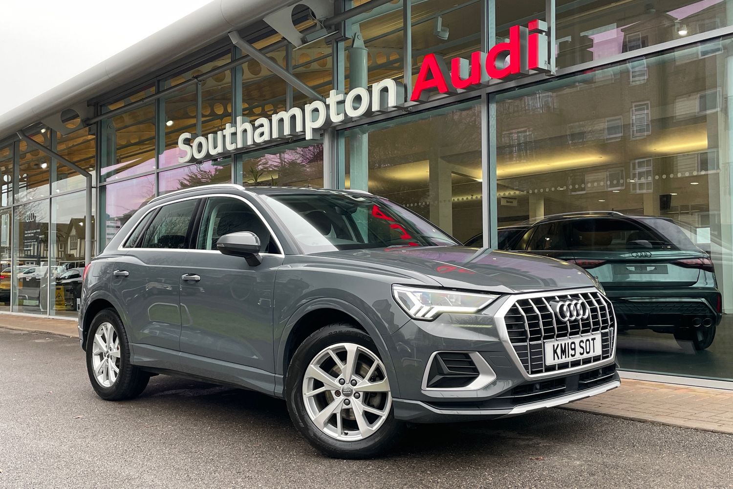 Main listing image - Audi Q3