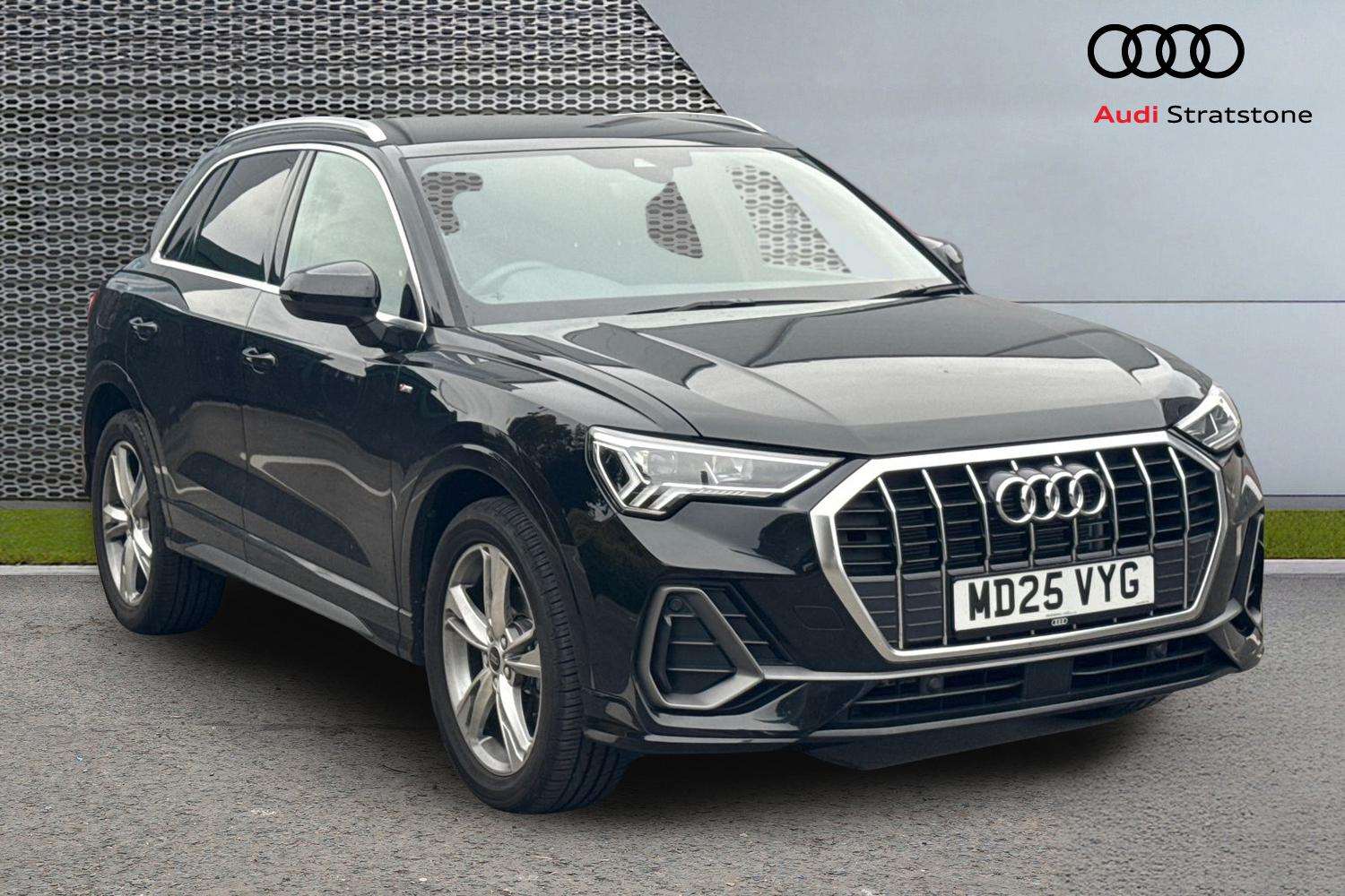 Main listing image - Audi Q3