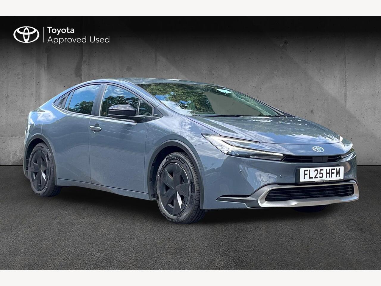 Main listing image - Toyota Prius